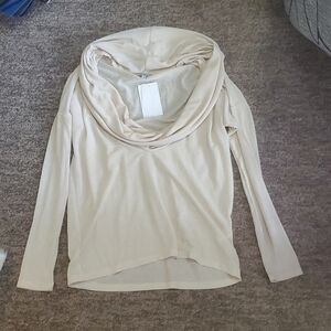 2 for $15 Ladies top size medium